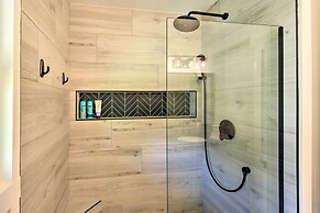 Townville Lake House w/ Private Dock, Kayaks!