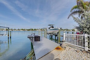 Treasure Island Gem w/ Dock: Walk to Beach