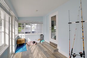 Treasure Island Gem w/ Dock: Walk to Beach