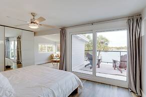 Treasure Island Gem w/ Dock: Walk to Beach