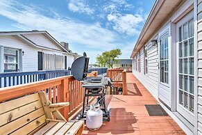 Surfside Beach Home w/ Resort Perks: Walk to Beach