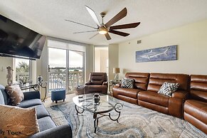 Barefoot Resort Condo w/ Balcony & Pool Views!