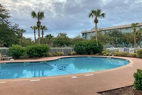 Pools + Sundeck: Beachfront Hilton Head Condo!