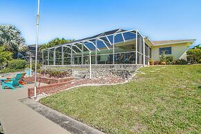 Canal-front Cape Coral Family Home: Pets Welcome