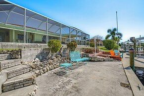 Canal-front Cape Coral Family Home: Pets Welcome