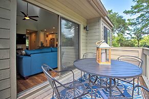 Villa w/ Golf Course Views, Walk to Harbour Town!