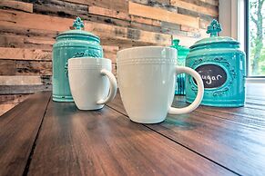 Villa w/ Golf Course Views, Walk to Harbour Town!