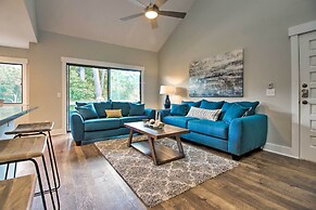 Villa w/ Golf Course Views, Walk to Harbour Town!