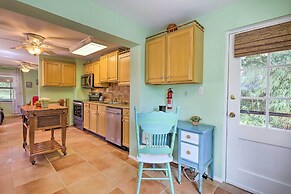 Vibrant Rockledge Home ~ 2 Mi to Cocoa Village!