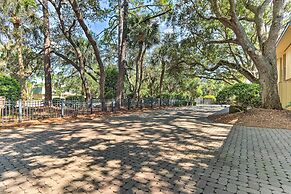 Vintage Hilton Head Island Condo: Steps to Beach!