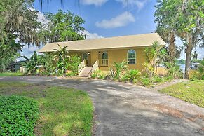 Waterfront Welaka Escape w/ Private Docks!