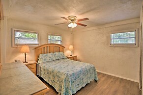 Waterfront Welaka Escape w/ Private Docks!