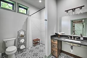 Bross Brother's Cabin w/ Wraparound Porch!