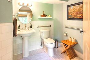 Augusta Studio at Halcyon Spa Bed & Breakfast