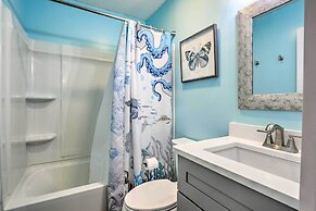 Half-mi to Beach: Hilton Head Condo w/ Pool Access