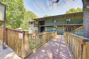 Accessible Branson Condo: Balcony + Lake Access!