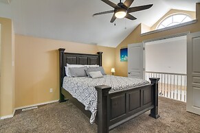 Branson Condo w/ Pool: 2 Mi to Table Rock Lake