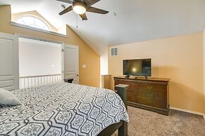 Branson Condo w/ Pool: 2 Mi to Table Rock Lake