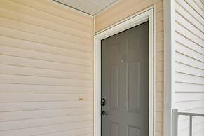 Branson Condo w/ Pool: 2 Mi to Table Rock Lake