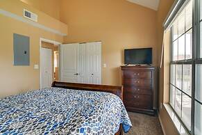 Branson Condo w/ Pool: 2 Mi to Table Rock Lake