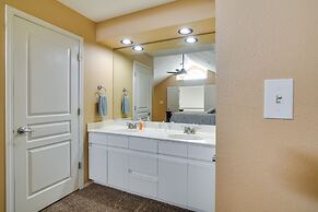 Branson Condo w/ Pool: 2 Mi to Table Rock Lake