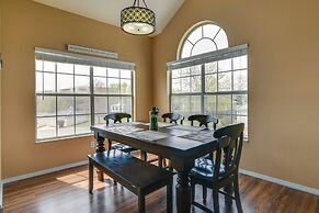 Branson Condo w/ Pool: 2 Mi to Table Rock Lake