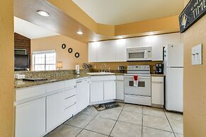 Branson Condo w/ Pool: 2 Mi to Table Rock Lake