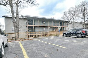 Branson Condo w/ Views - Near Silver Dollar City!
