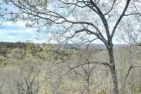 Branson Condo w/ Views - Near Silver Dollar City!