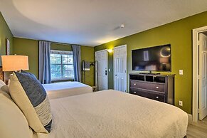 Branson Condo w/ Pool & Golf Course Views!