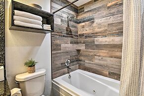 Branson Condo w/ Pool & Golf Course Views!