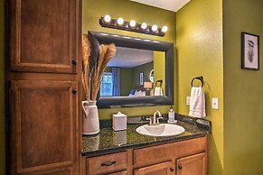 Branson Condo w/ Pool & Golf Course Views!