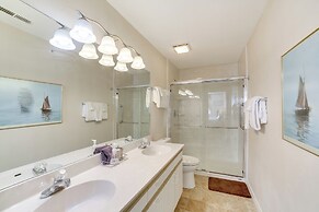 Branson Condo w/ Balcony, Near Silver Dollar City!