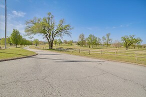 Branson Condo w/ Balcony, Near Silver Dollar City!