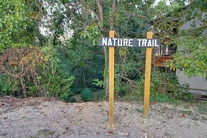 Family-friendly Condo: 1 Mi to Silver Dollar City!