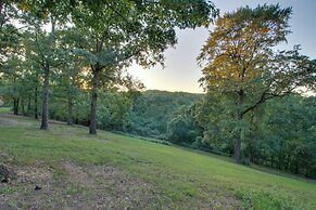 Family-friendly Condo: 1 Mi to Silver Dollar City!