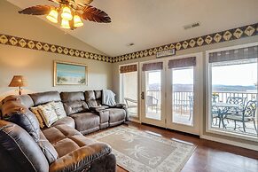 Lakefront Branson Condo, Near Silver Dollar City!