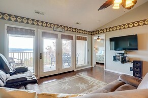 Lakefront Branson Condo, Near Silver Dollar City!