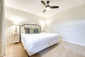 Branson Getaway w/ Balcony & Resort Amenities!