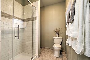 Branson Cottage w/ Pool Access ~ 2 Mi to the Strip