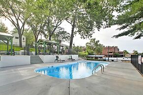 Branson Cottage w/ Pool Access ~ 2 Mi to the Strip