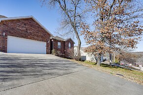 Walk to The Strip: Family-friendly Branson Home