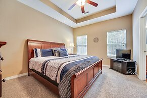 Walk to The Strip: Family-friendly Branson Home