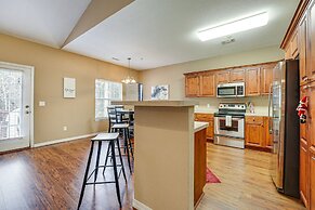 Walk to The Strip: Family-friendly Branson Home