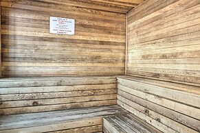 Branson Condo: 1 Mi to Dolly Parton's Stampede!