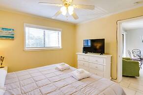 Beachy Getaway w/ Balcony on Hilton Head Island!