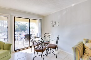 Beachy Getaway w/ Balcony on Hilton Head Island!