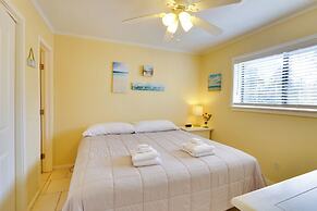 Beachy Getaway w/ Balcony on Hilton Head Island!