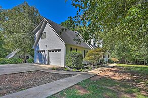 2 Mi to Clemson: Central Villa w/ Deck, Near Lakes