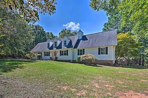 2 Mi to Clemson: Central Villa w/ Deck, Near Lakes
